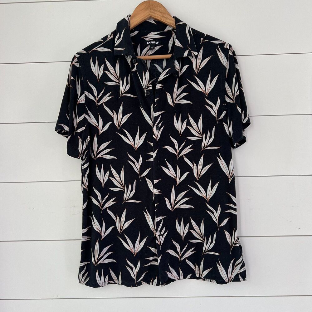 Hawaiian Button Up Short Sleeve Shirt Black Floral Express Men's Small - Picture 1 of 8